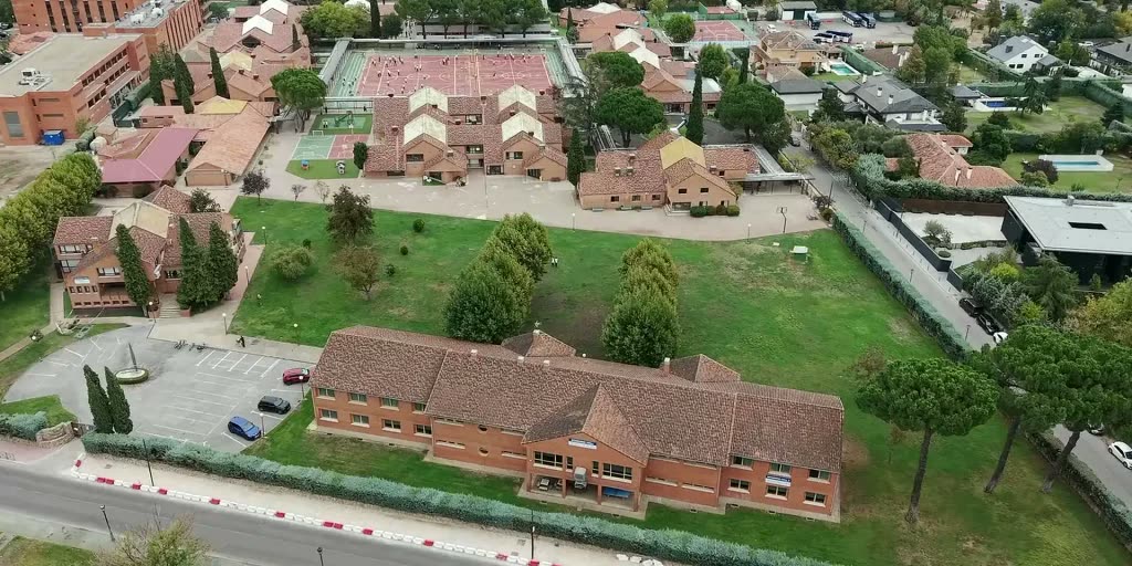 SEK okul kampüsü, İspanya